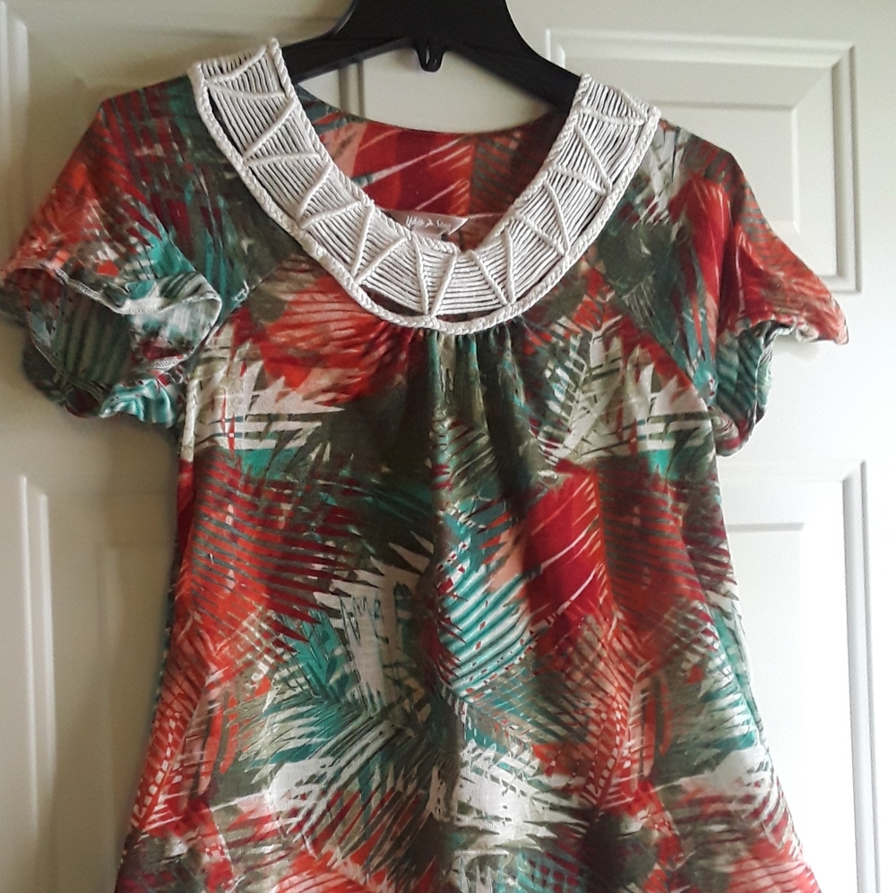 Women's White Stag Top Size 4,/6 Bust 34